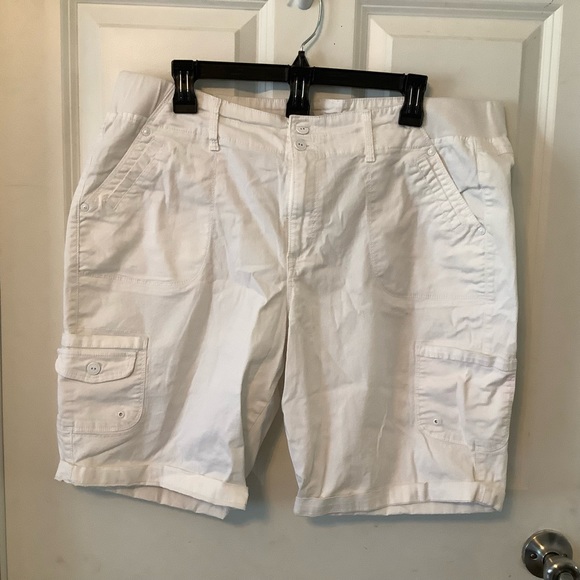Gloria Vanderbilt Pants - Gloria Vanderbilt  white short size 16
